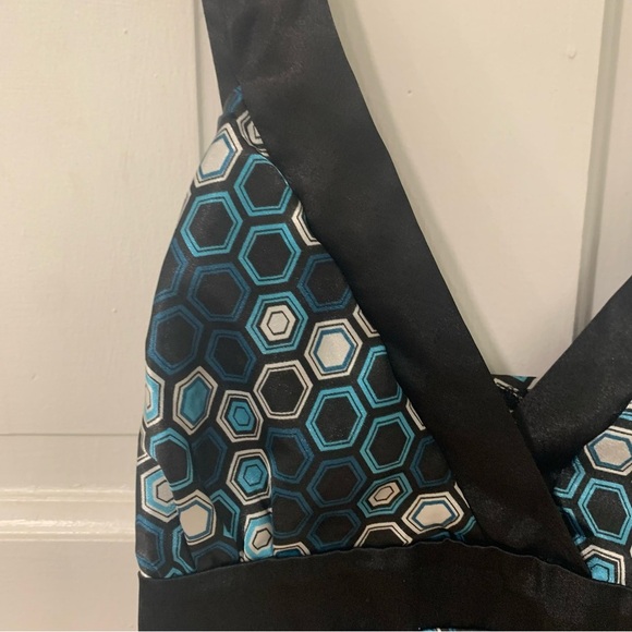 Women’s Y2K Maurice’s Babydoll Tie Back Satin Funky Pattern Tank Size Medium - Picture 2 of 9